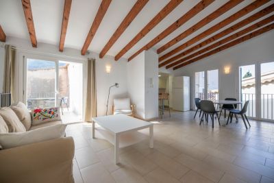 Semi-furnished penthouse with terrace in the centre of Sóller for longterm rent