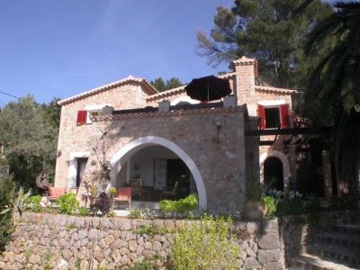 Villa with pool and sea views close to Deià town
