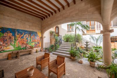 Stylish apartment in moorish townhouse in the centre of Fornalutx for longterm rent