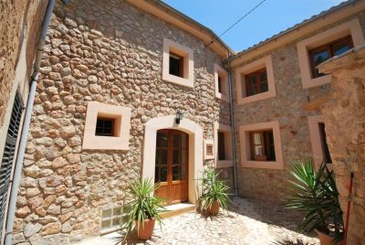 Cosy townhouse with holiday rental license in the centre of Fornalutx