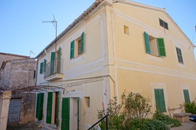 Semi-detached villa with garden, terrace and garage in Establiments - Son Sardina