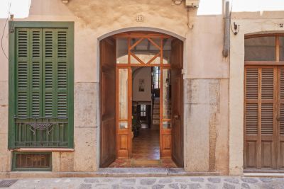 Typical townhouse with courtyard in Sóller