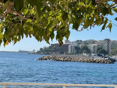 Apartment with seaviews and direct access to the sea