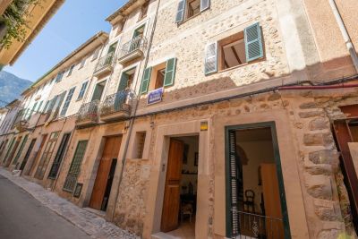 Townhouse with patio and terrace in Sóller